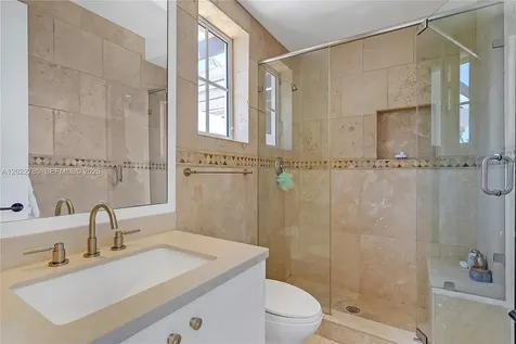350 Redwood Lane Key Biscayne FL 33149