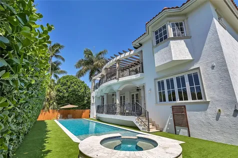350 Redwood Lane Key Biscayne FL 33149
