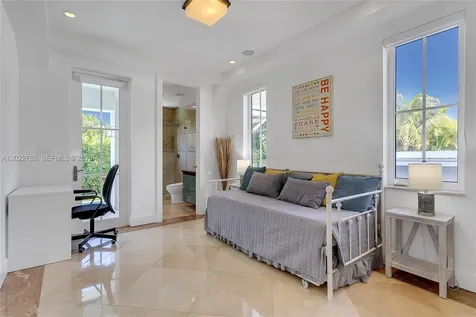350 Redwood Lane Key Biscayne FL 33149