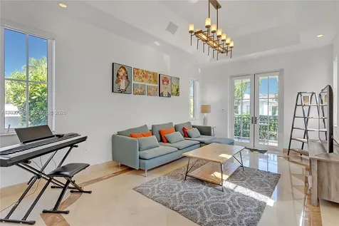 350 Redwood Lane Key Biscayne FL 33149