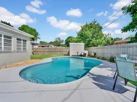 6930 SW 12th Street Pembroke Pines FL 33023