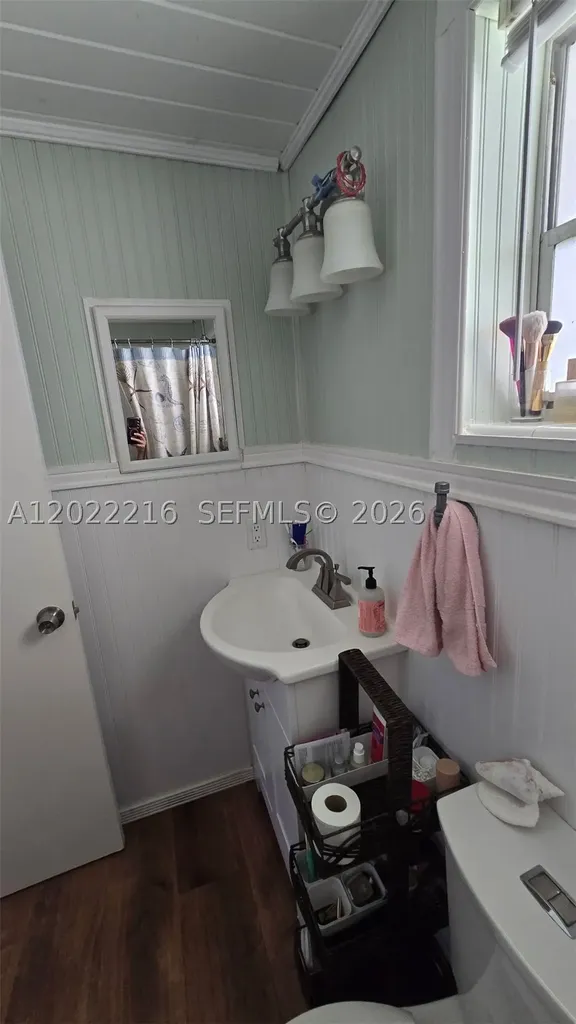 1301 N 12th Court Hollywood FL 33019