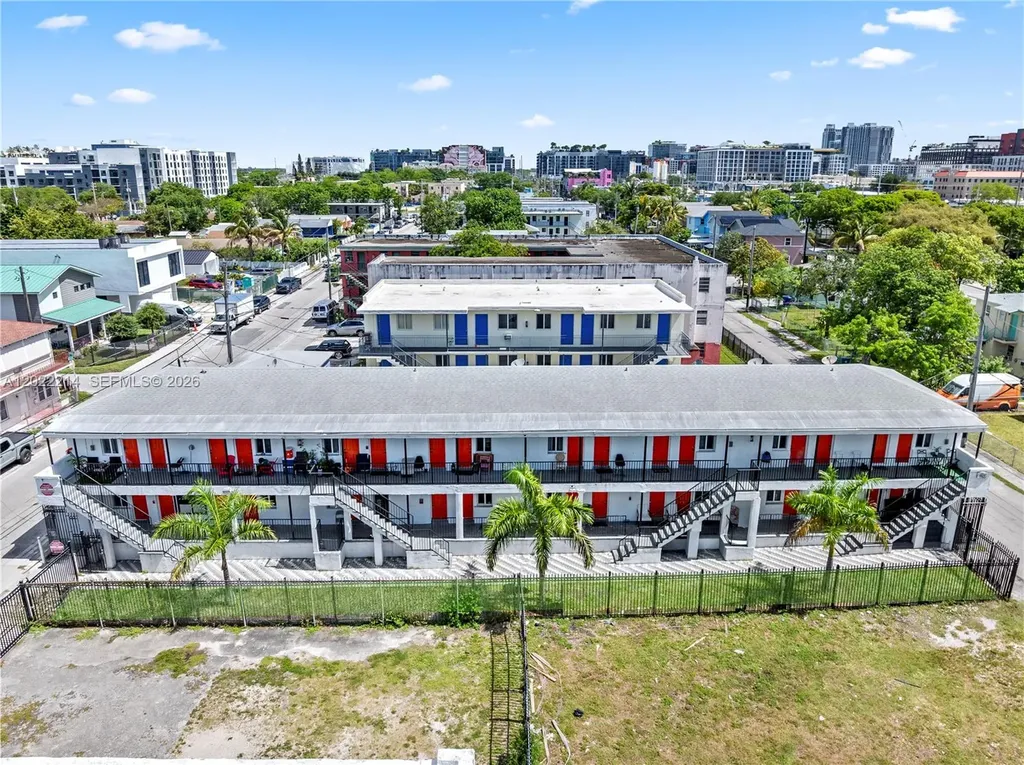 1829 NW 2nd Court Miami FL 33136