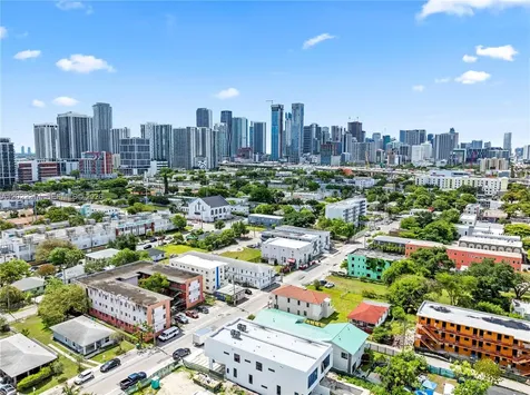 1829 NW 2nd Court Miami FL 33136