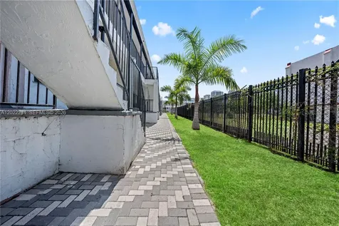 1829 NW 2nd Court Miami FL 33136