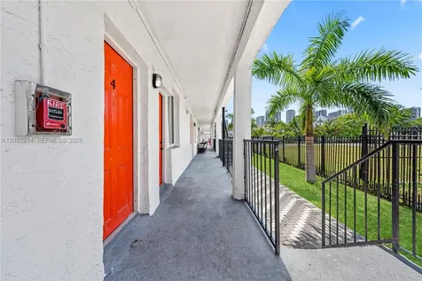 1829 NW 2nd Court Miami FL 33136