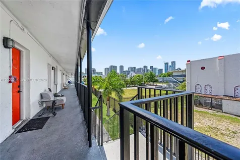 1829 NW 2nd Court Miami FL 33136