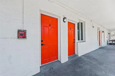 1829 NW 2nd Court Miami FL 33136