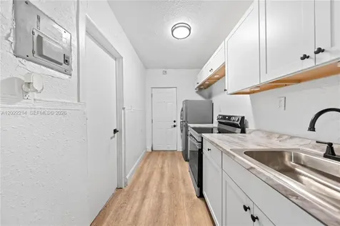 1829 NW 2nd Court Miami FL 33136