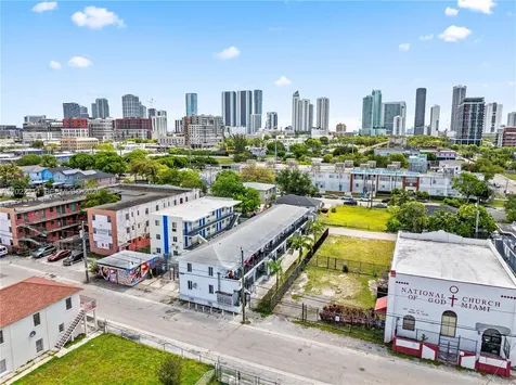 1829 NW 2nd Court Miami FL 33136