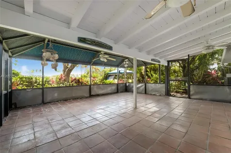 9460 Palmetto Club Lane E Palmetto Bay FL 33157
