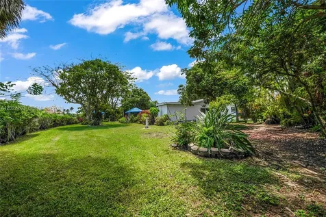 9460 Palmetto Club Lane E Palmetto Bay FL 33157