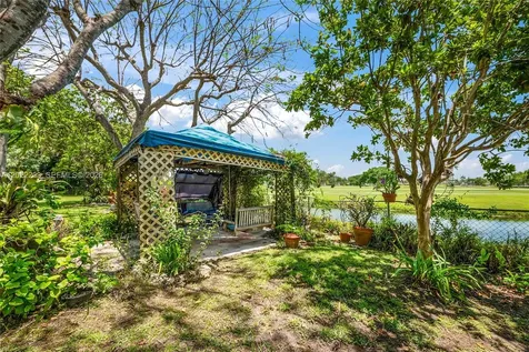 9460 Palmetto Club Lane E Palmetto Bay FL 33157