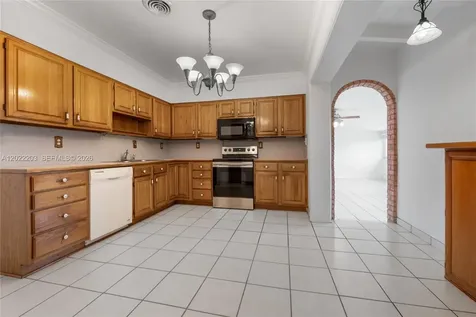 9460 Palmetto Club Lane E Palmetto Bay FL 33157