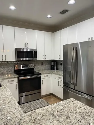 Pembroke Pines FL 33028