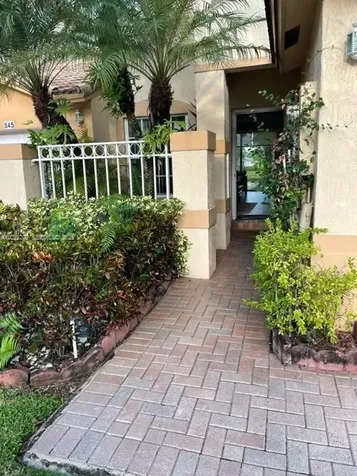 Pembroke Pines FL 33028