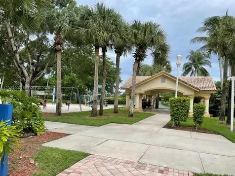 Pembroke Pines FL 33028