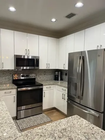 Pembroke Pines FL 33028