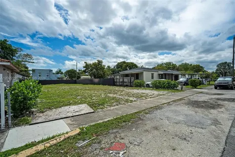 3056 SW 13th Street Miami FL 33145