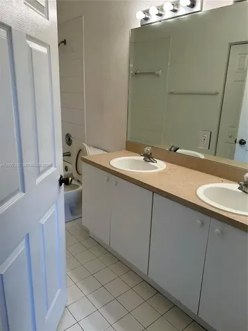 4513 Woodland Circle Tamarac FL 33319