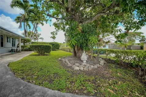 9921 SW 165th Terrace Miami FL 33157