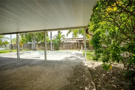 9921 SW 165th Terrace Miami FL 33157