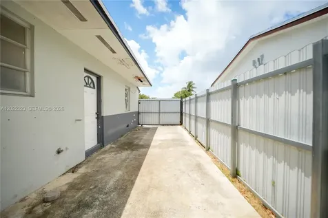 9921 SW 165th Terrace Miami FL 33157
