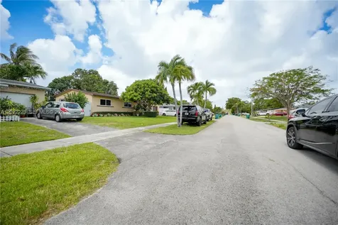 9921 SW 165th Terrace Miami FL 33157