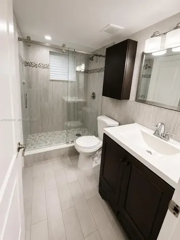 1635 W 44th Place Hialeah FL 33012