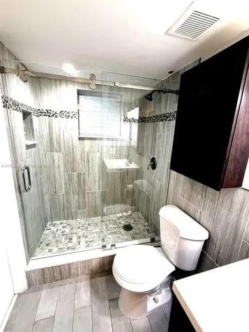 1635 W 44th Place Hialeah FL 33012