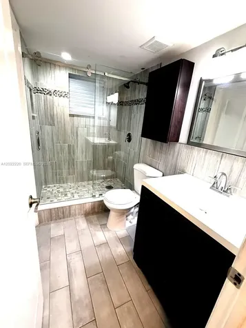 1635 W 44th Place Hialeah FL 33012