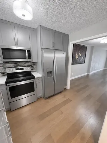 1635 W 44th Place Hialeah FL 33012