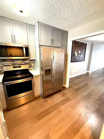 1635 W 44th Place Hialeah FL 33012