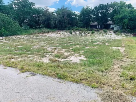 120 Clinton Avenue Lake Placid FL 33852