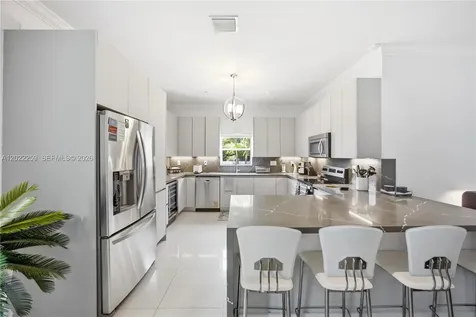 105 NE 28th Court Wilton Manors FL 33334