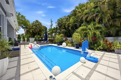 105 NE 28th Court Wilton Manors FL 33334