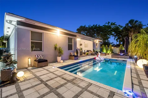 105 NE 28th Court Wilton Manors FL 33334