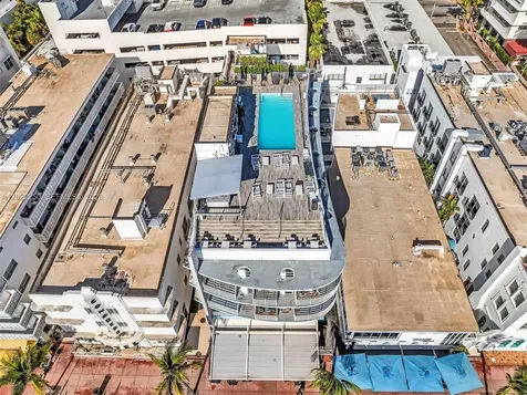1052 Ocean Drive Miami Beach FL 33139