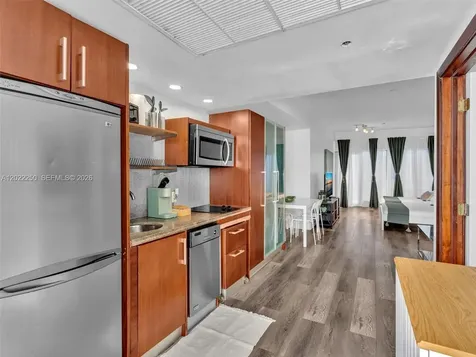 1052 Ocean Drive Miami Beach FL 33139