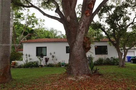 471 NE 53rd Street Miami FL 33137