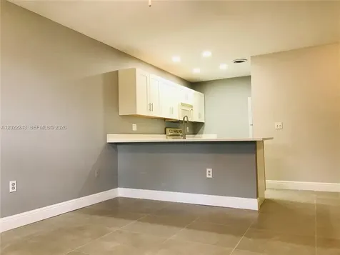 565 NW 100th Place Pembroke Pines FL 33024