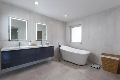 2517 Hunters Run Way Weston FL 33327