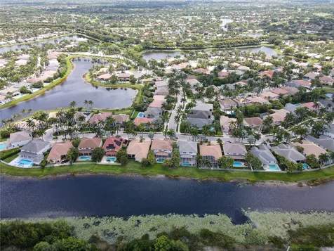 2517 Hunters Run Way Weston FL 33327