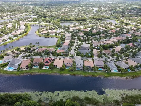 2517 Hunters Run Way Weston FL 33327