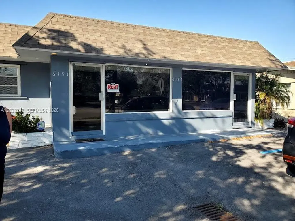 6151 Washington Street Hollywood FL 33023