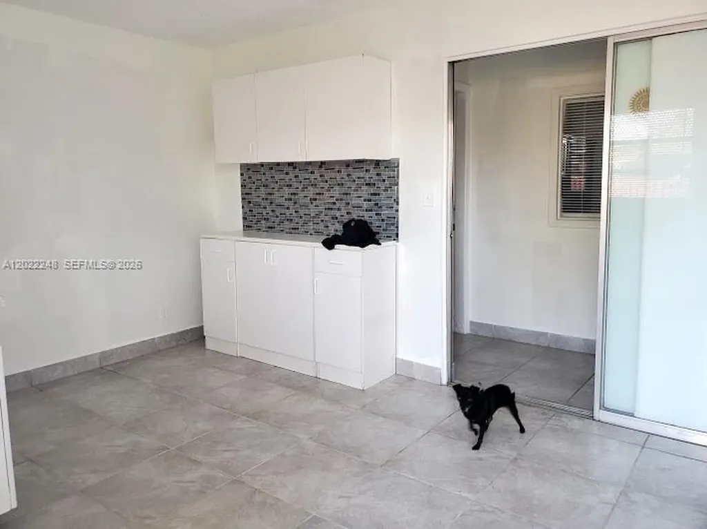 6151 Washington Street Hollywood FL 33023
