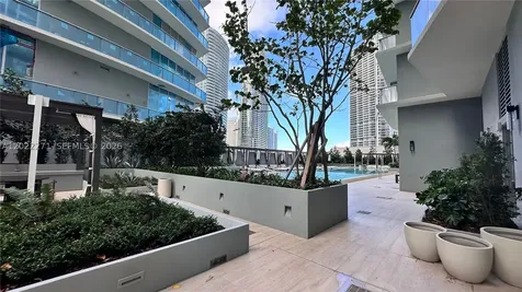 77 SE 5 Street Miami FL 33131