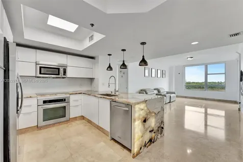 2641 N Flamingo Road Sunrise FL 33323