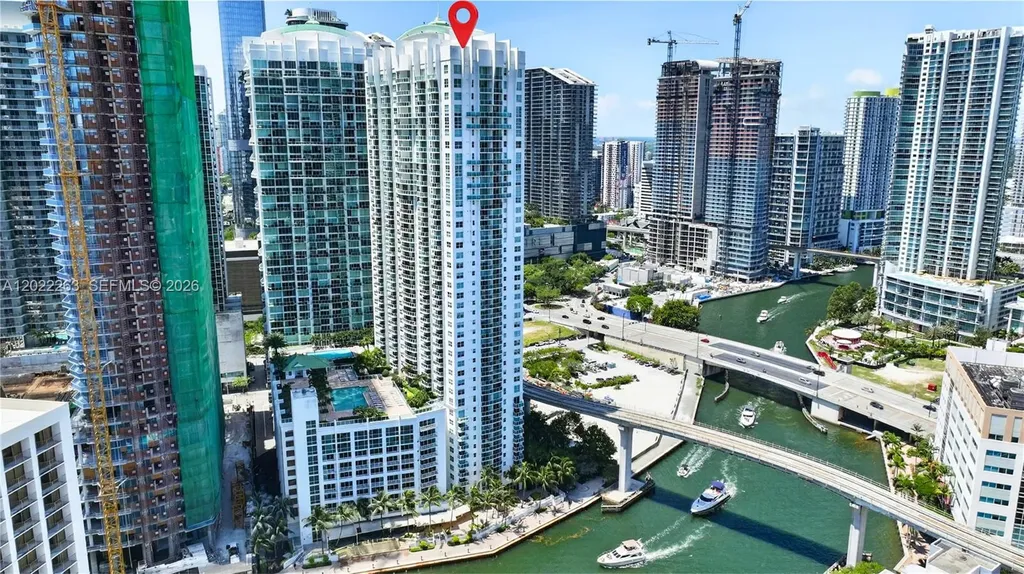 31 SE 5th Street Miami FL 33131