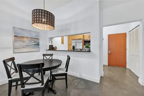 31 SE 5th Street Miami FL 33131